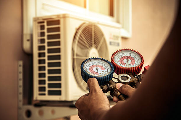 Professional Hvac technician working in Camden, AR